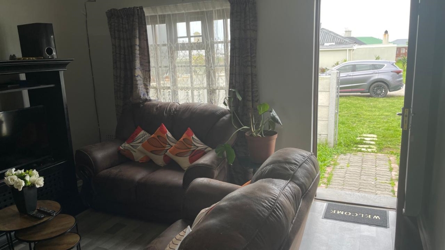 2 Bedroom Property for Sale in Forest Hill Eastern Cape